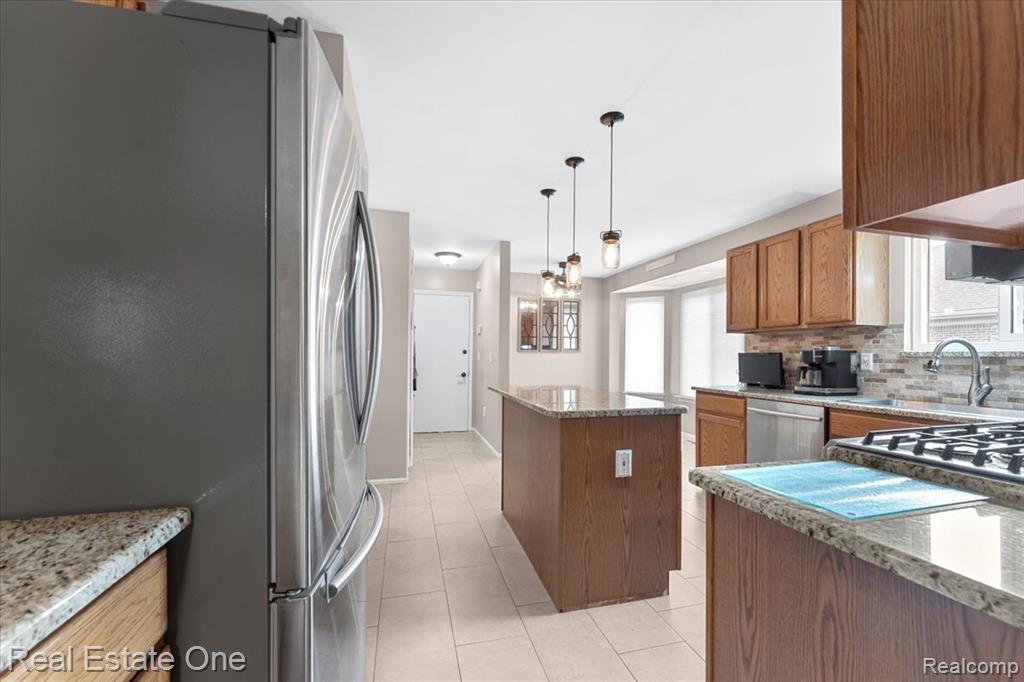 30026 Huron Meadows Drive, Rockwood, MI — Photo 10