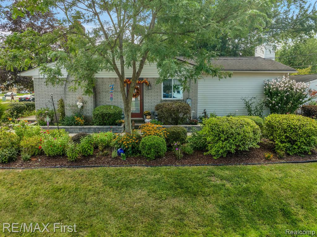 47787 JEFFERSON Avenue, Chesterfield, MI 48047 — Photo 4