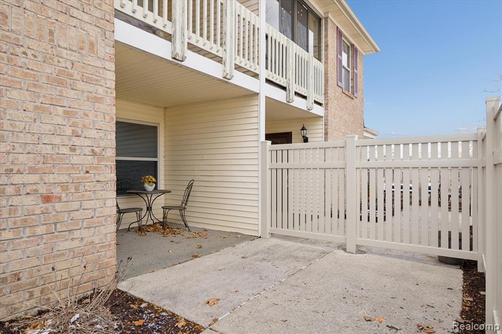 61049 Greenwood Drive, South Lyon, MI 48178 — Photo 5