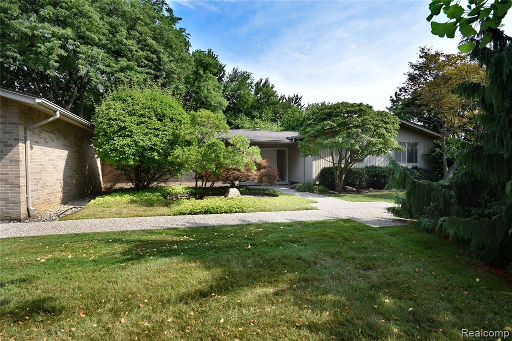 5550 Raven Road, Bloomfield Hills, MI 48301 — Photo 36