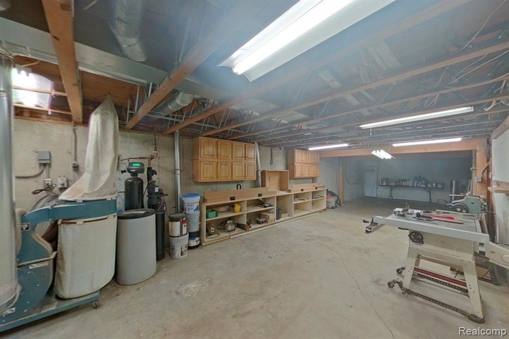 6523 ELLINWOOD Drive, White Lake, MI 48383 — Photo 38