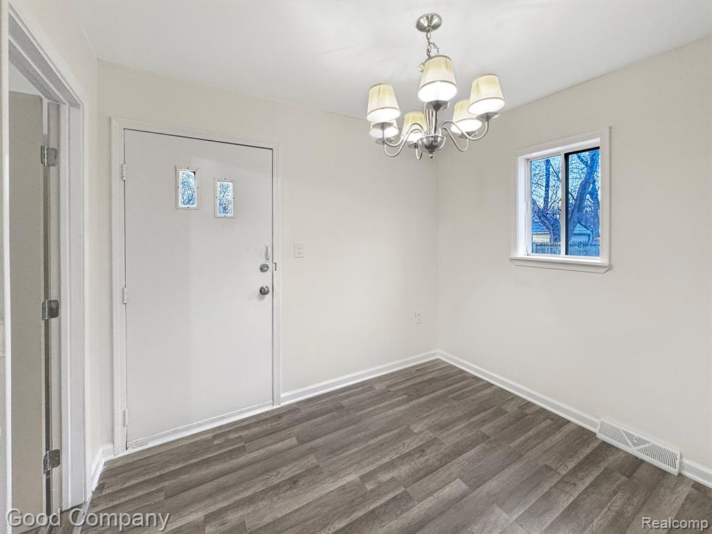 81 S TASMANIA Street, Pontiac, MI 48342 — Photo 17