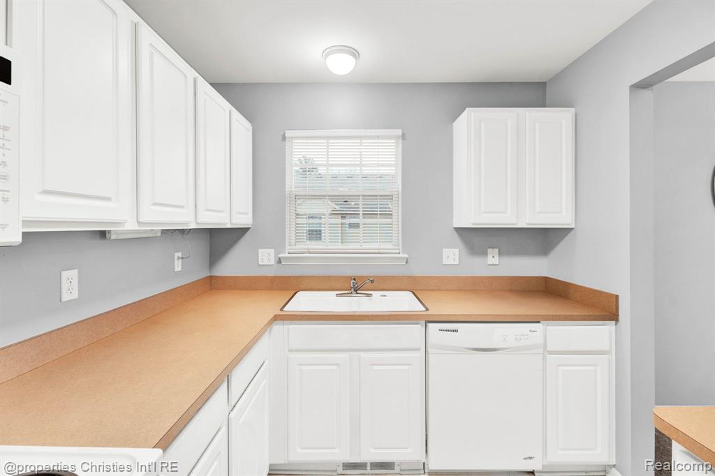 1858 Flagstone Circle, #49, Rochester, MI 48307 — Photo 9