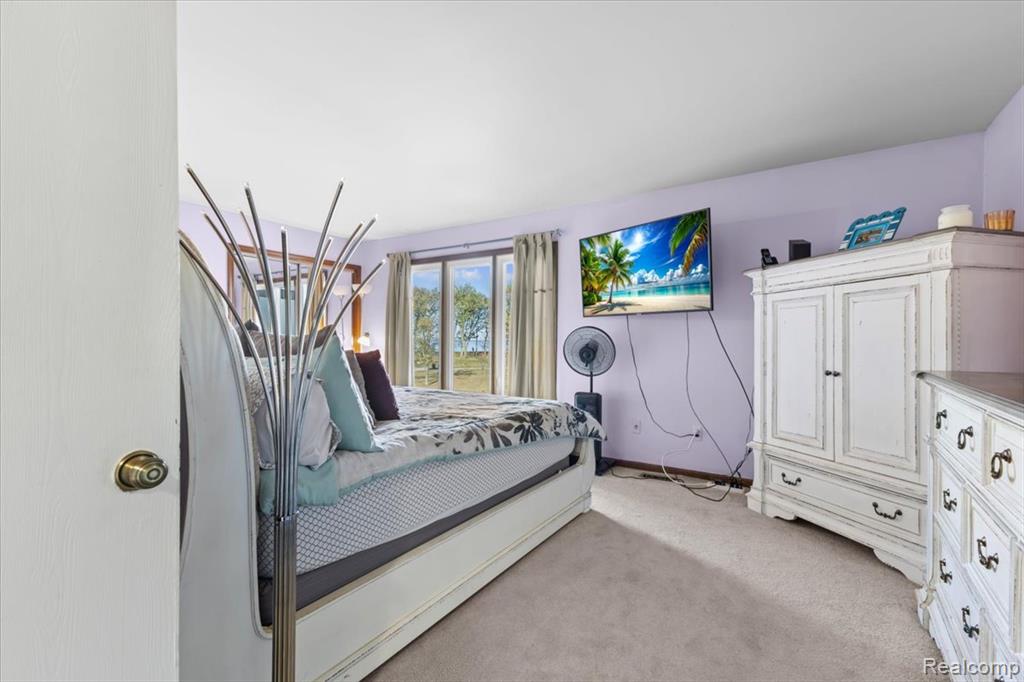 203 Lac Sainte Claire Drive, Saint Clair Shores, MI, 48082