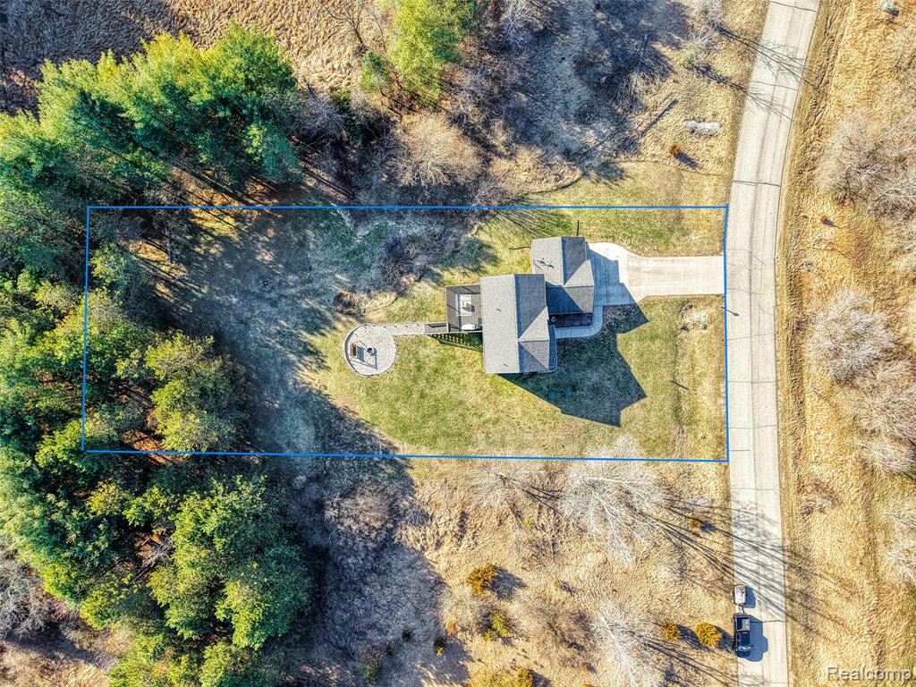 7047 Bennington Greens Drive, Owosso, MI 48867 — Photo 32