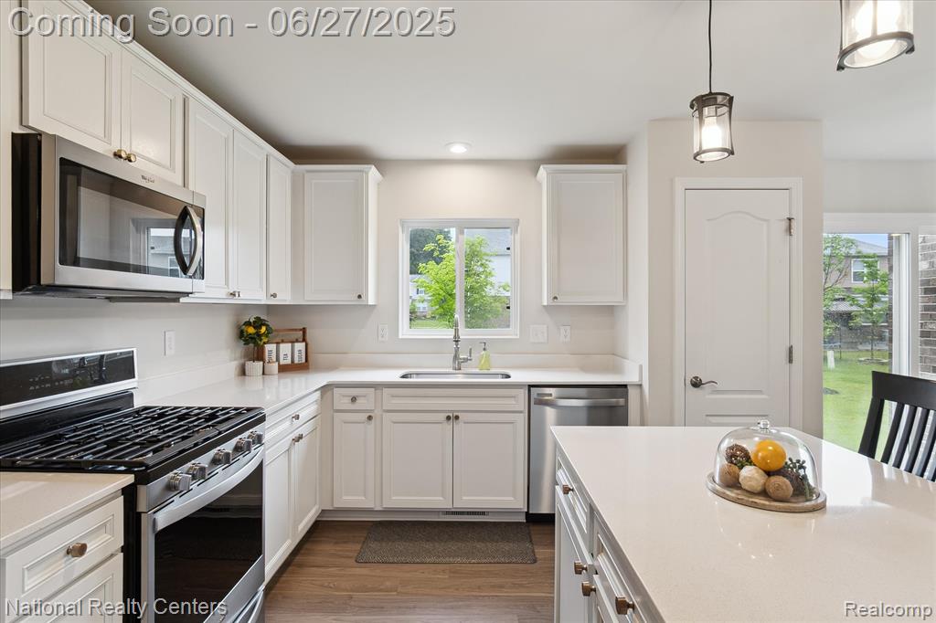 5241 Marie Lane, Sterling Heights, MI 48310 — Photo 16