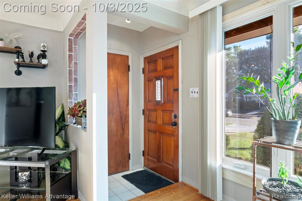 9567 Dixie, Redford, MI 48239 — Photo 4