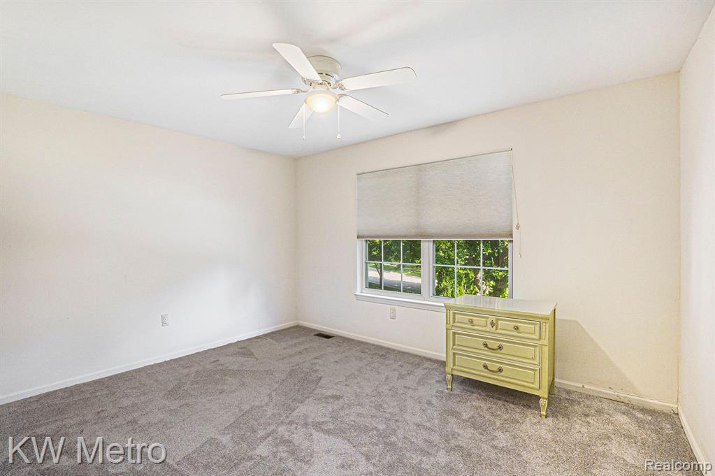 7565 GREENWAY Lane, West Bloomfield, MI 48324 — Photo 9