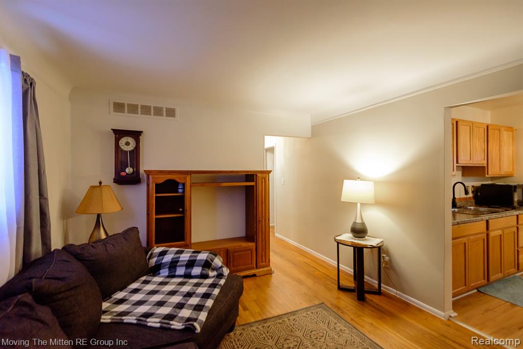 643 Garfield Avenue, Lincoln Park, MI 48146 — Photo 7