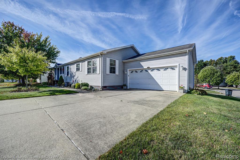11108 Wood Run Circle, South Lyon, MI 48178 — Photo 2