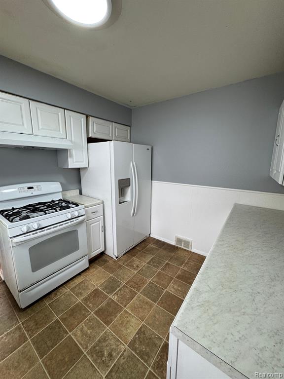 5520 Litchfield Drive, Flint, MI 48532 — Photo 5