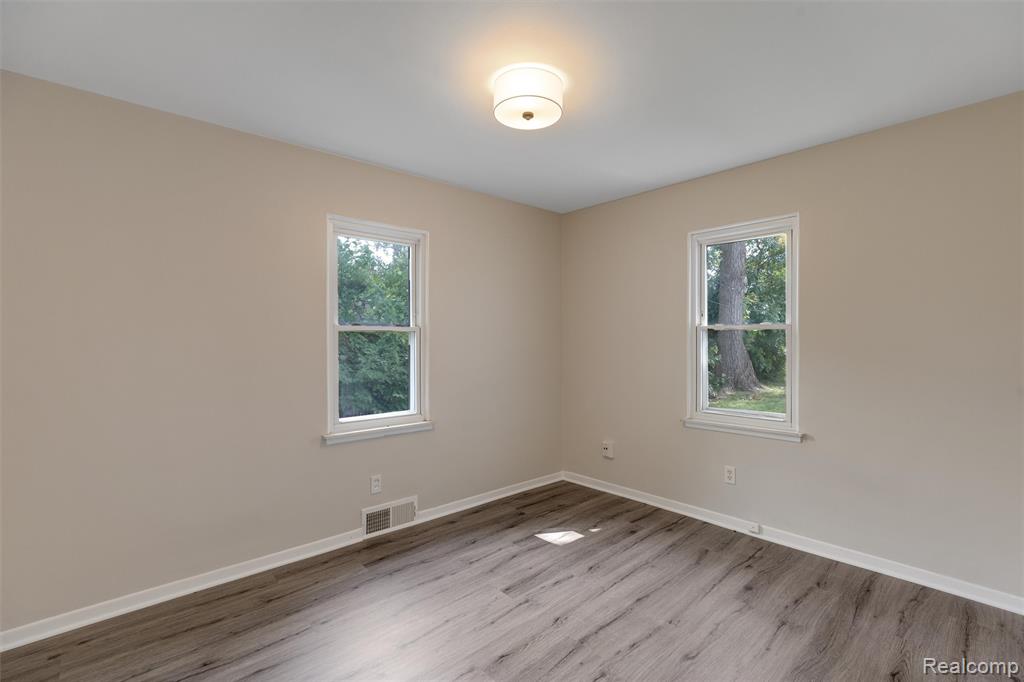 5850 Deering Street, Garden City, MI — Photo 5