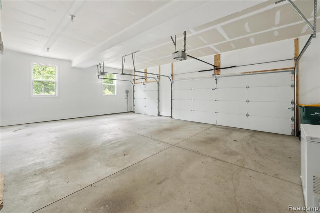 595 BRIGHTON LAKE RD, Brighton, MI 48116 — Photo 41