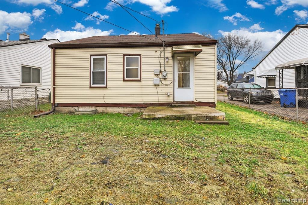 8499 MEADOW Avenue, Warren, MI 48089 — Photo 23