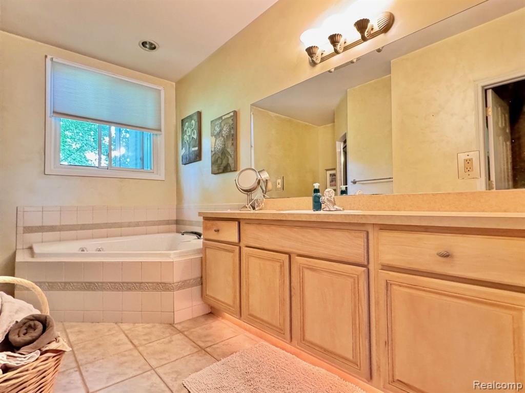 52611 FOREST HILL Drive, Chesterfield, MI 48047 — Photo 32