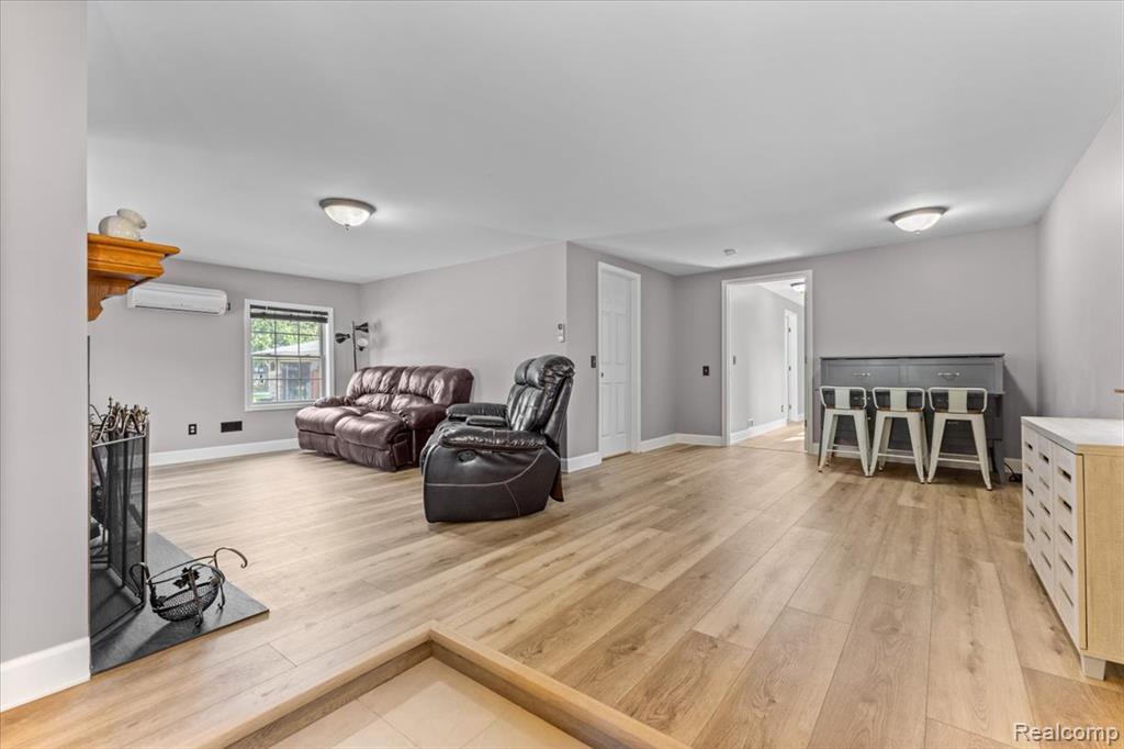 8437 WOODLAND SHORE Drive, Brighton, MI 48114 — Photo 34