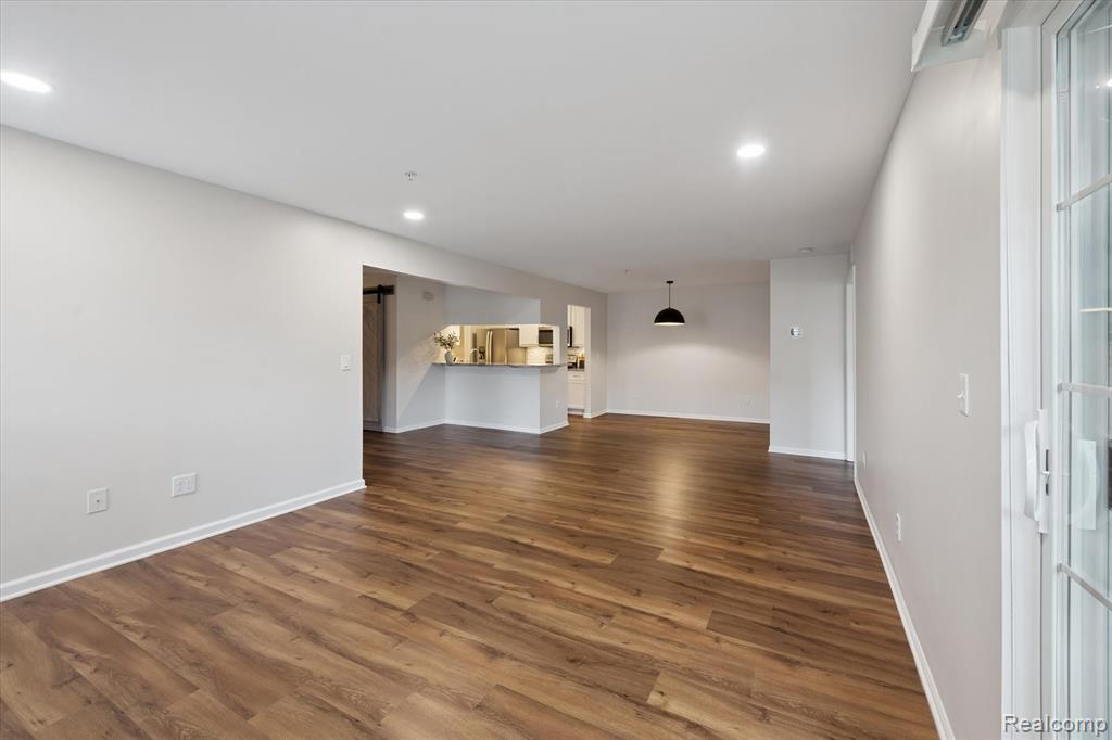 28256 Oakmonte Circle E, New Hudson, MI 48165 — Photo 13