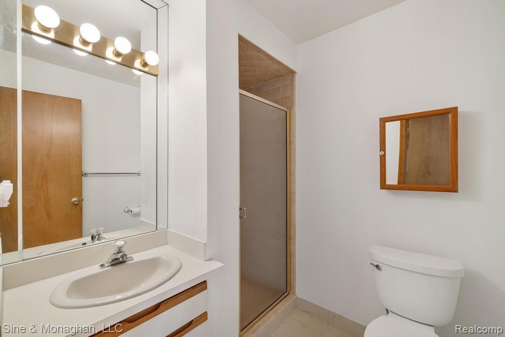 43389 RIVERBEND Boulevard, Clinton Twp, MI 48038 — Photo 19