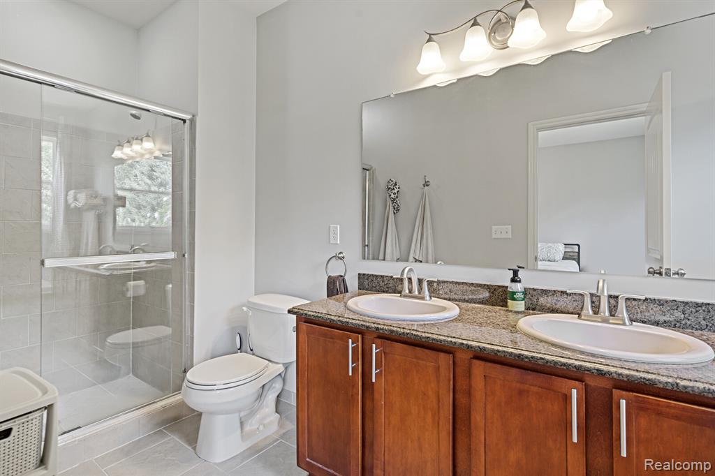 48073 Flatbush Circle, Macomb, MI 48042 — Photo 22