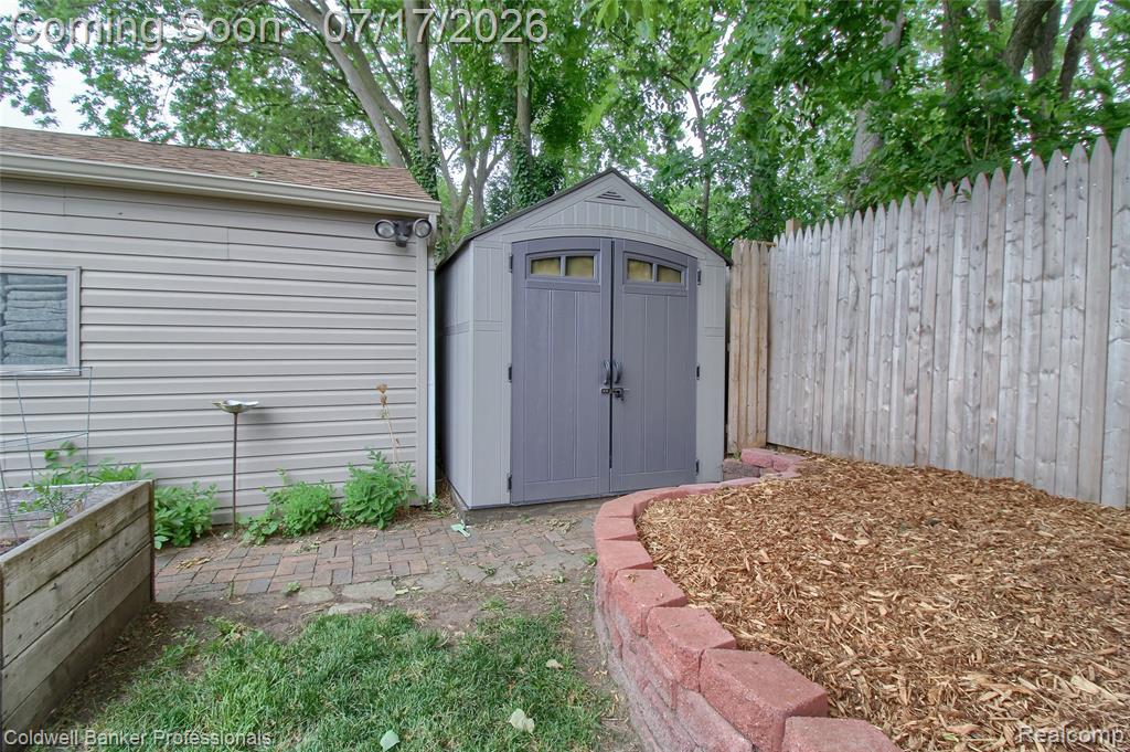 9118 Deering Street, Livonia, MI 48150 — Photo 28