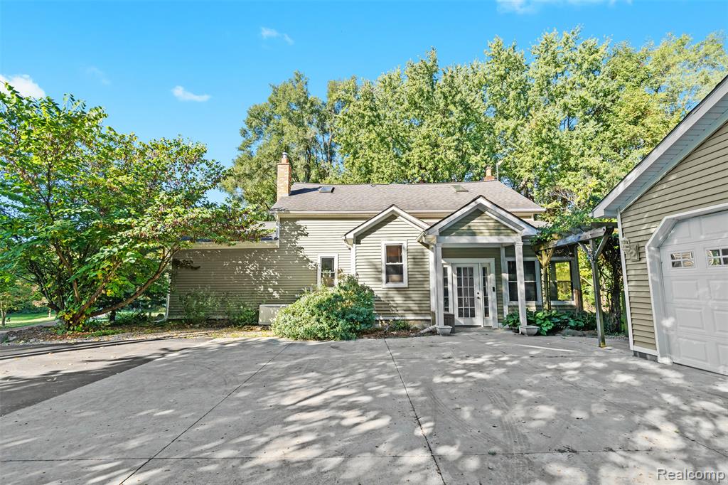 9669 Hadley Road, Clarkston, MI 48348 — front exterior