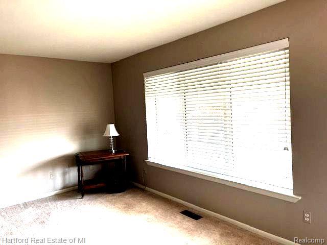 50018 Helfer Boulevard, Wixom, MI 48393 — Photo 8