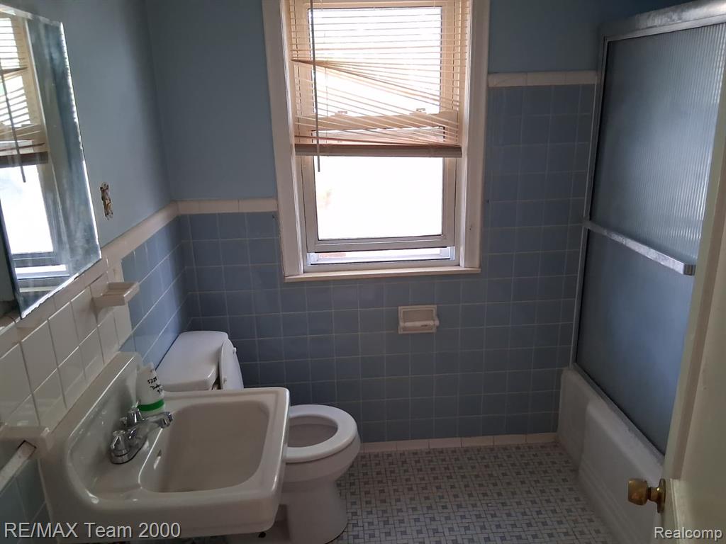 5228 Hillcrest Street, Detroit, MI 48236 — Photo 27