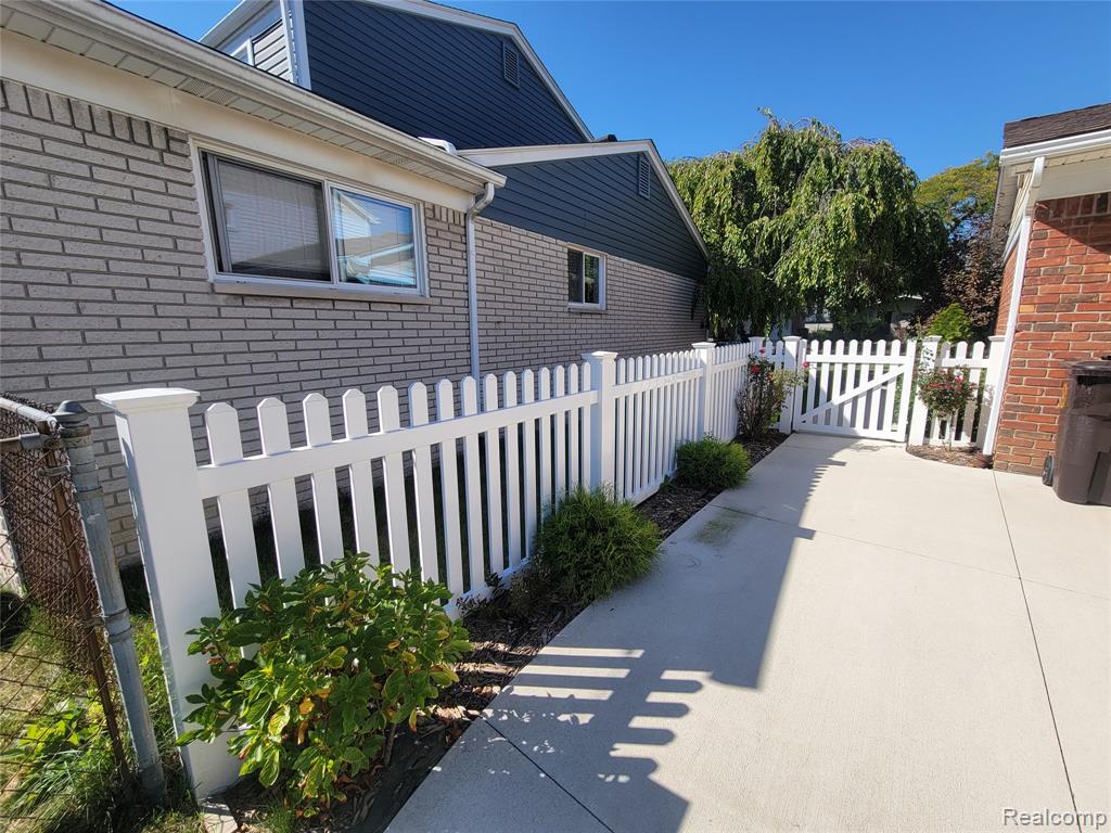 4687 Jackson Street, Trenton, MI 48183 — Photo 3