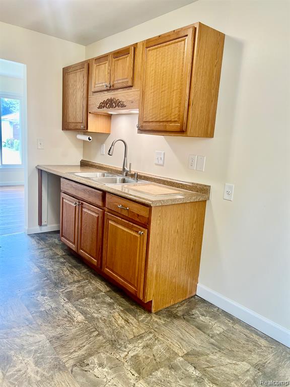957 E MEYERS Avenue, Hazel Park, MI 48030 — Photo 11