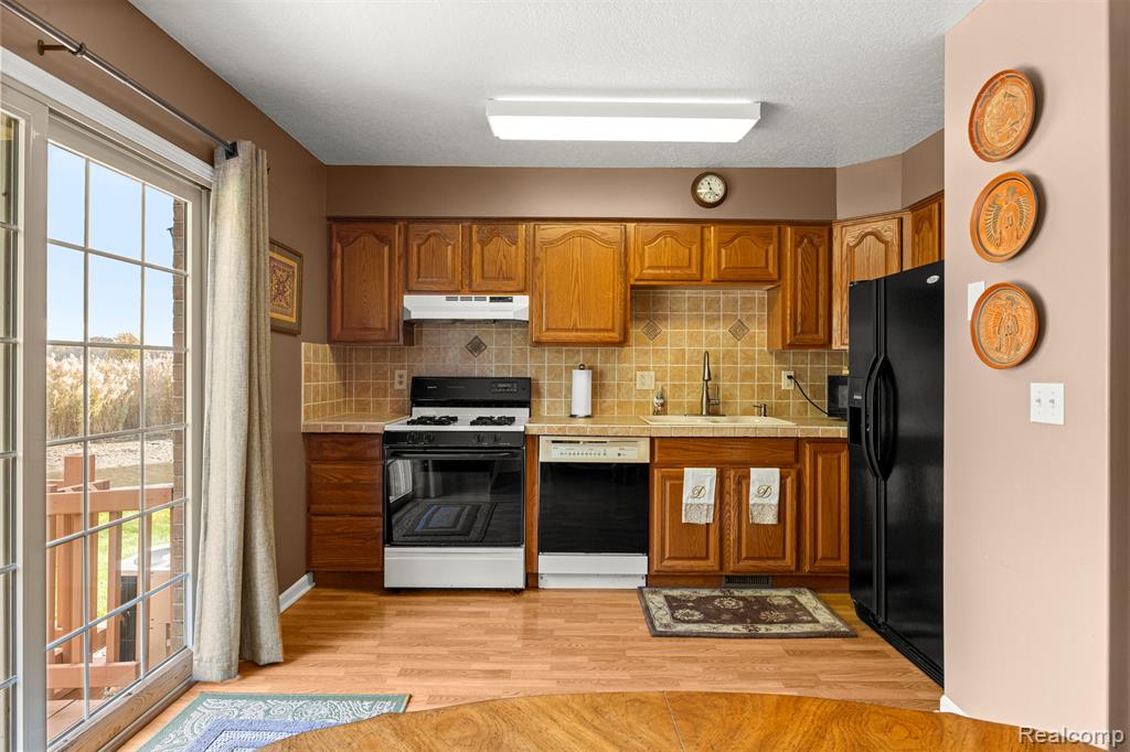 29307 W Jefferson Avenue, 14, Gibraltar, MI — Photo 12