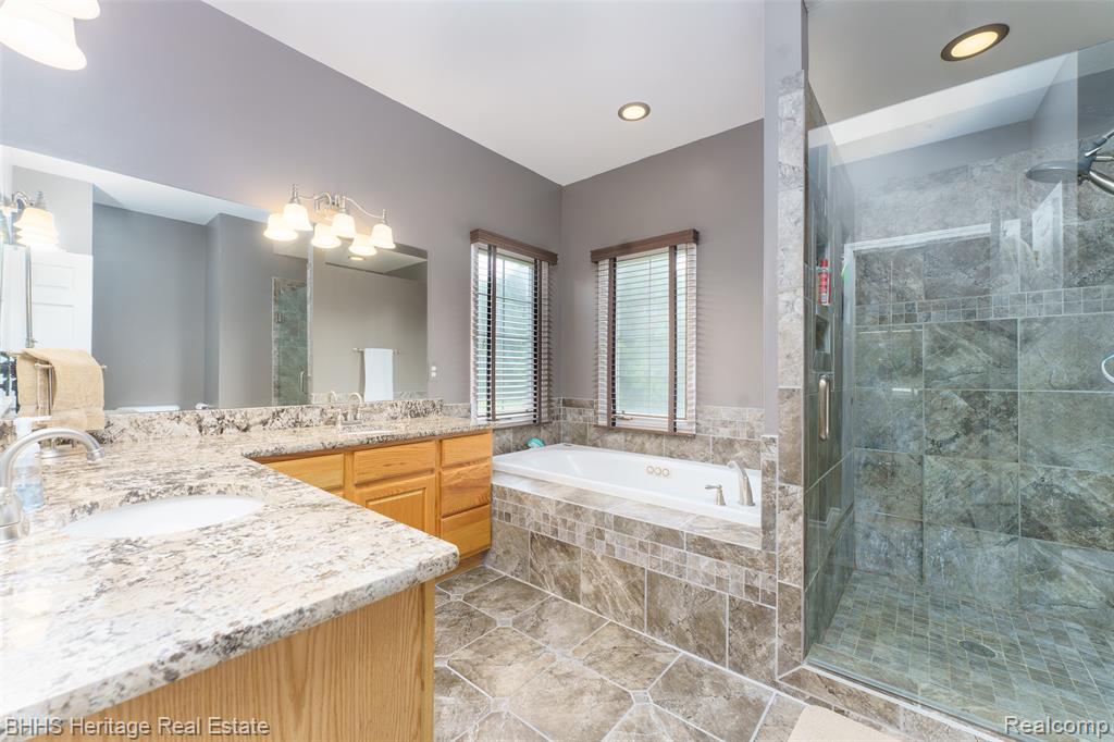 6952 Sharpe Road, Fowlerville, MI 48836 — Photo 32