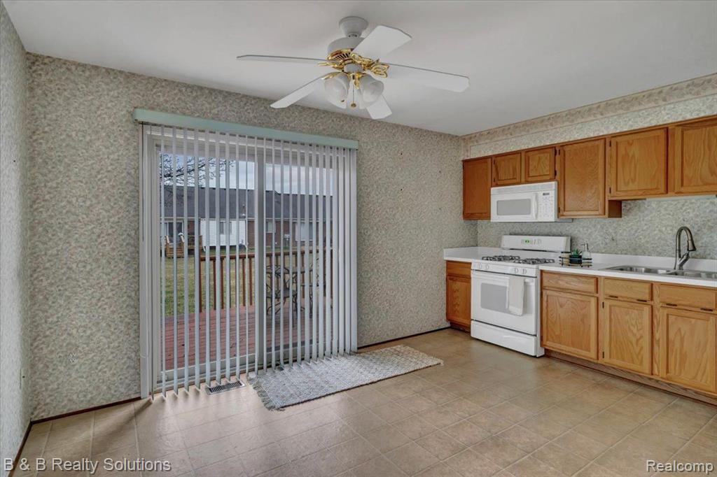 460 FAIRGROVE Street, Romeo, MI 48065 — Photo 9