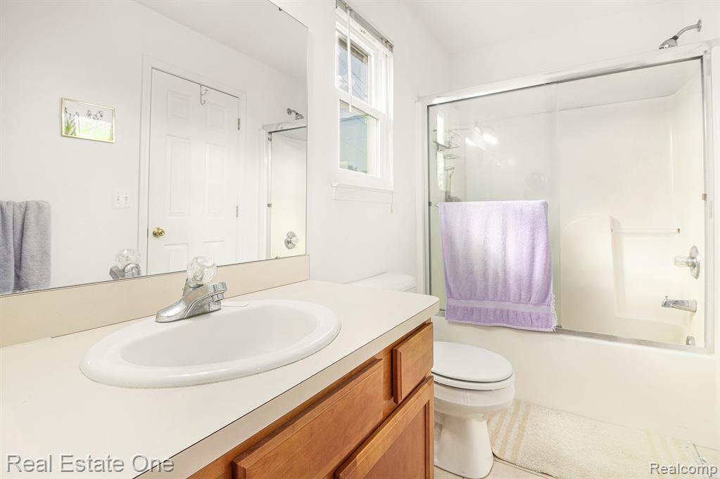 5183 Eagle Lake Drive, Waterford, MI 48329 — Photo 12