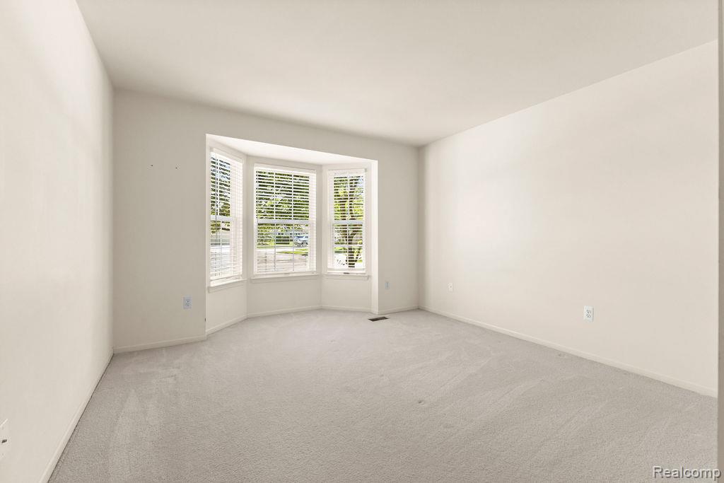 43120 Creek Court, 81, Clinton Twp, MI 48038 — Photo 28