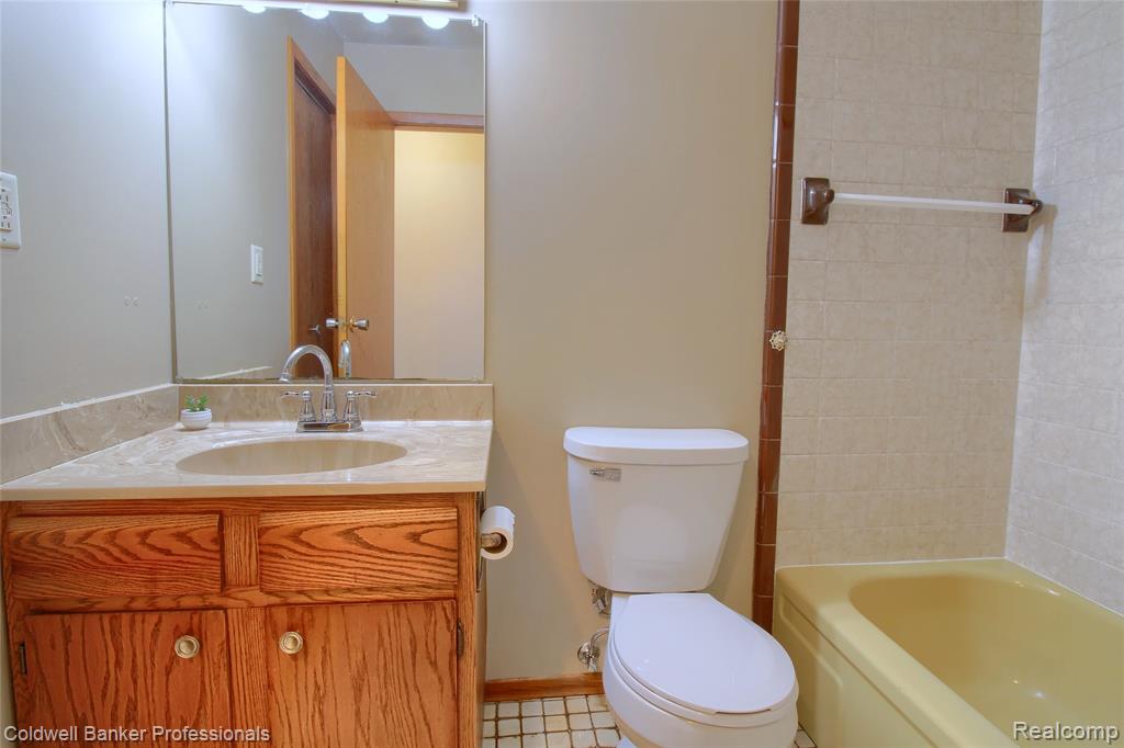 11770 Sunset Lane, Belleville, MI 48111 — Photo 29