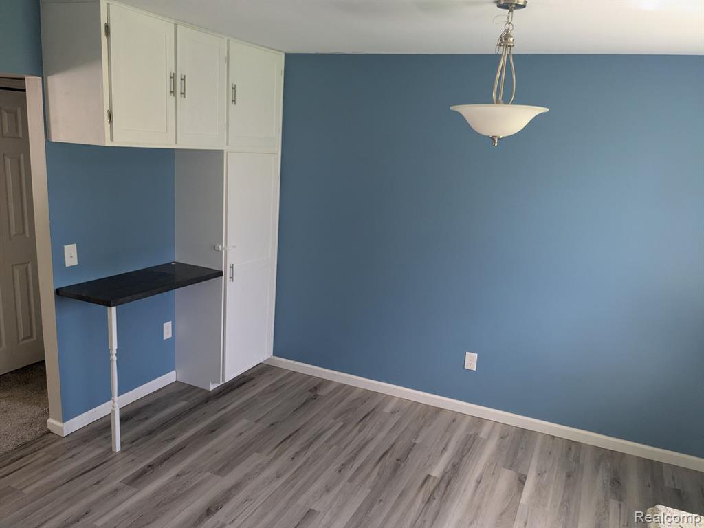 631 S ELM Street, Lapeer, MI 48446 — Photo 7