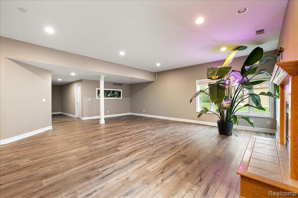 3725 Mountain Laurel Court, Oakland, MI — Photo 55
