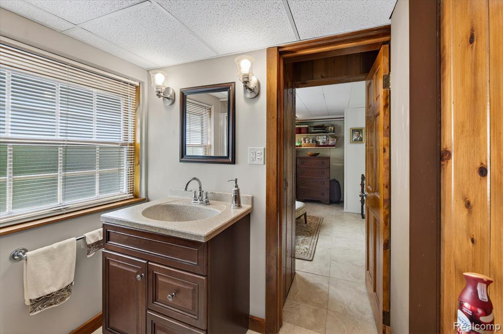 13960 Ridgewood Drive, Plymouth, MI 48170 — Photo 28