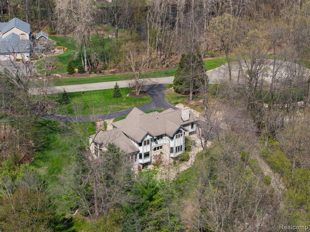 561 Valley Drive, Milford, MI 48381 — Photo 69