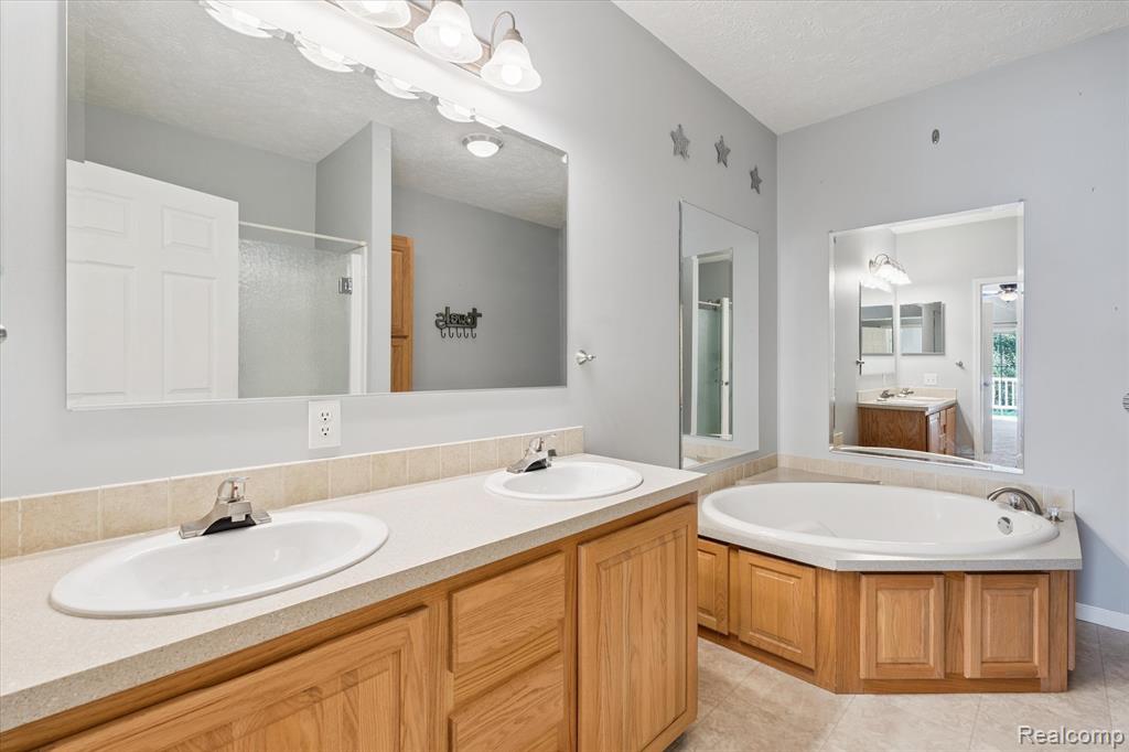 7075 Kings Way, Flushing, MI 48433 — Photo 26