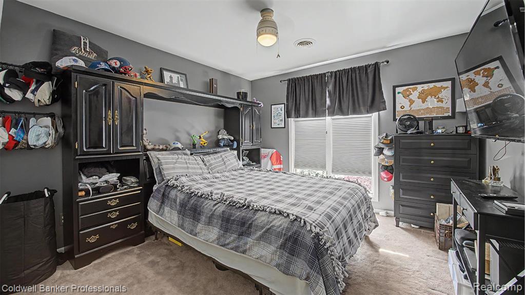 43662 Vintners Place Drive, Sterling Heights, MI 48314 — Photo 45