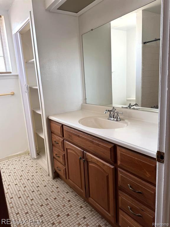 8171 DENWOOD Drive, APT 1, Sterling Heights, MI 48312 — Photo 9