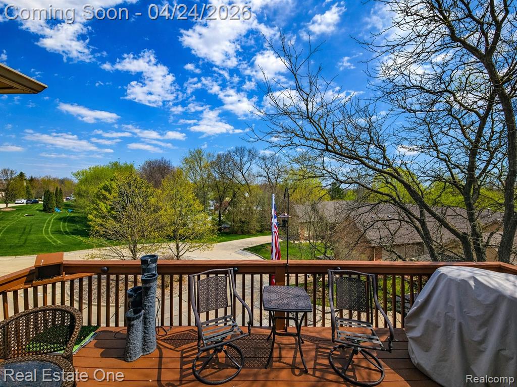 846 Ridgeside Drive, Milford, MI 48381 — Photo 17