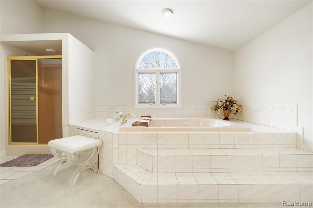 2052 S Dye Road, Flint, MI 48532 — Photo 16