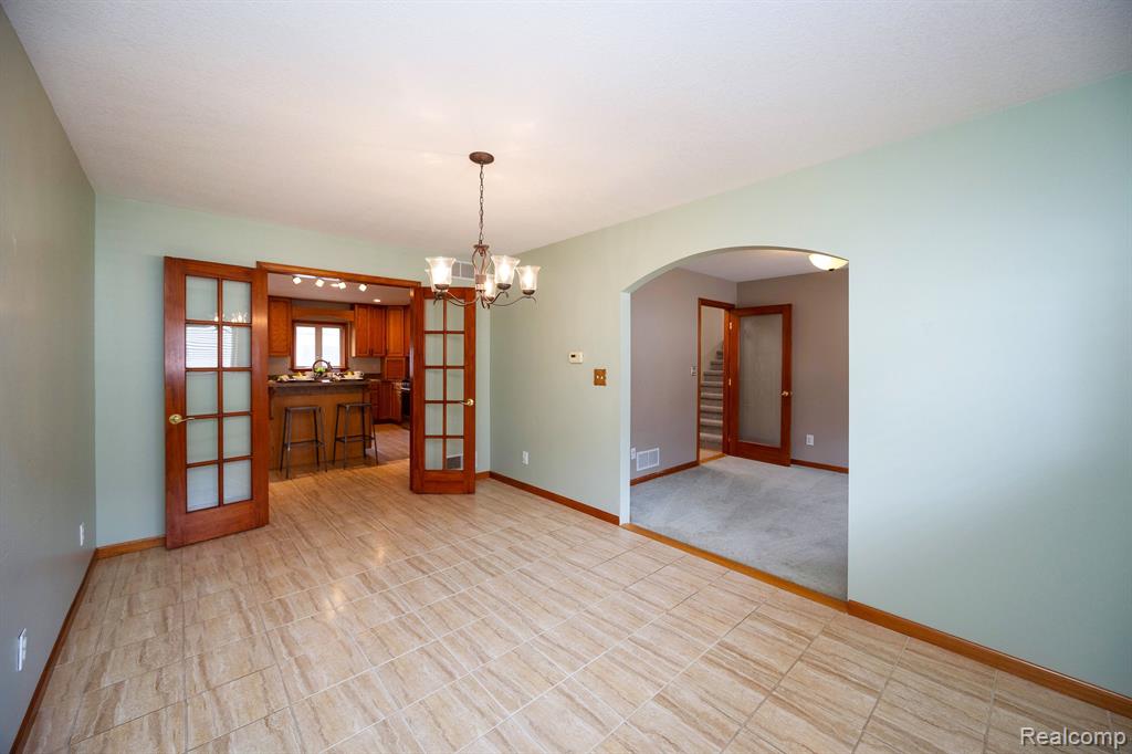 2540 SOUTHLAWN Street, Ypsilanti, MI 48197 — Photo 42