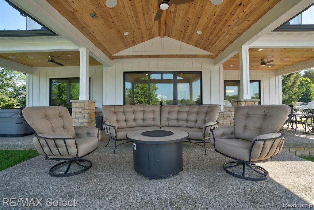 2208 Grove Park Road, Fenton, MI, 48430