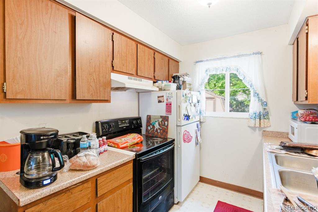 625 S 11th Street, St. Clair, MI 48079 — Photo 24