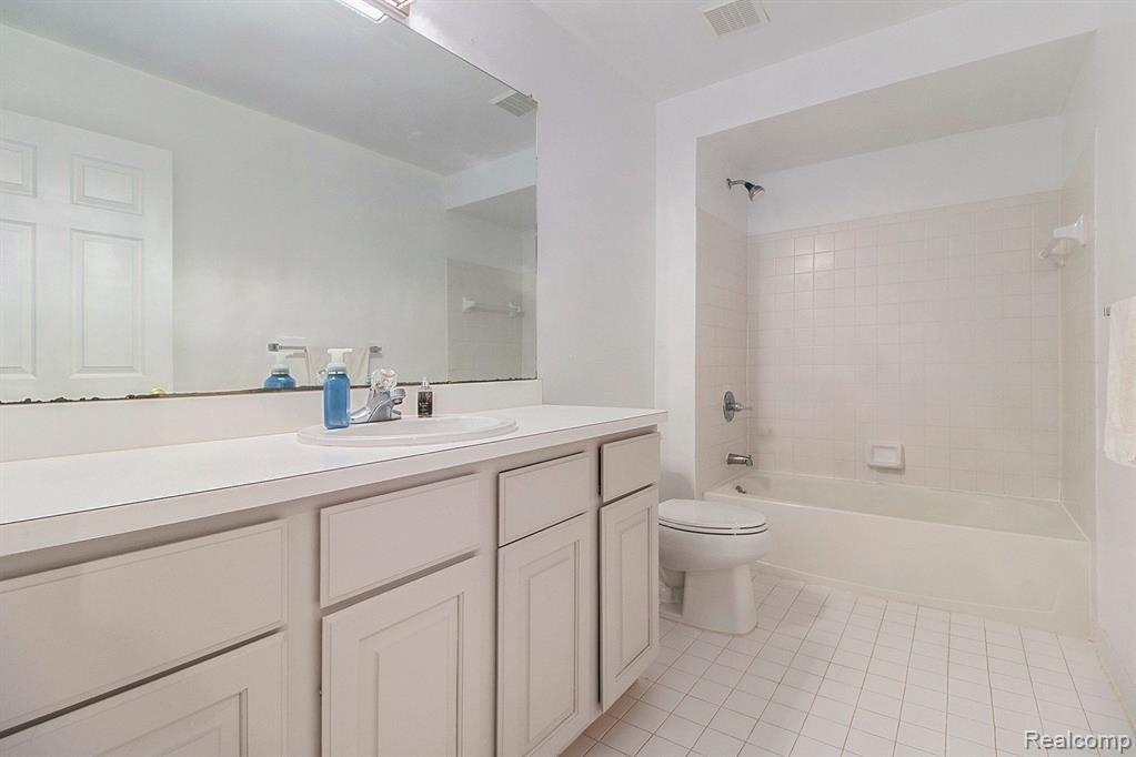 42989 BROOKSTONE Drive, Novi, MI — Photo 13