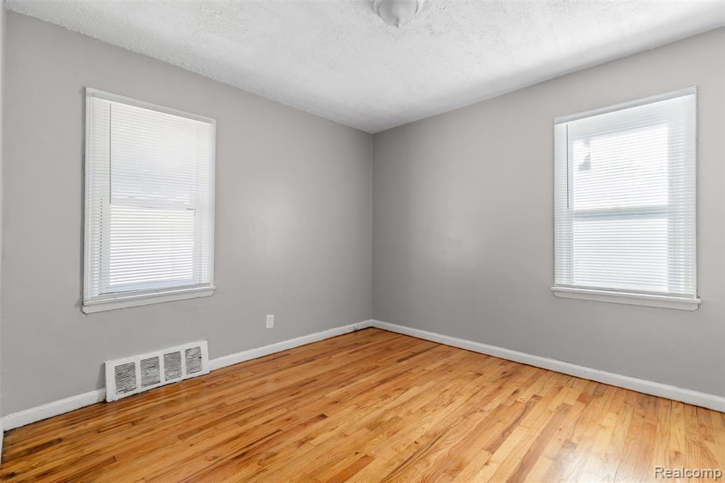 9256 Auburn Street, Detroit, MI 48228 — Photo 10