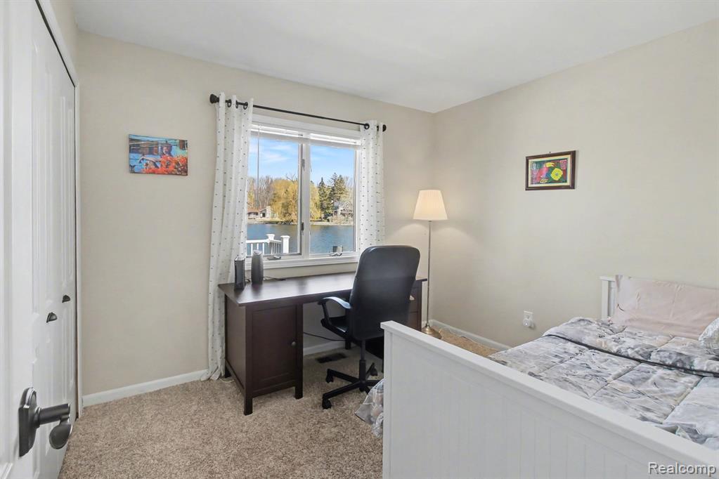 11591 PLEASANT VIEW Drive, Pinckney, MI 48169 — Photo 25